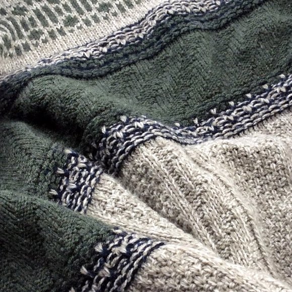 BHG - Vintage Turtle Neck Oversized Knit Sweater - Men's XL - Picture 11 of 12